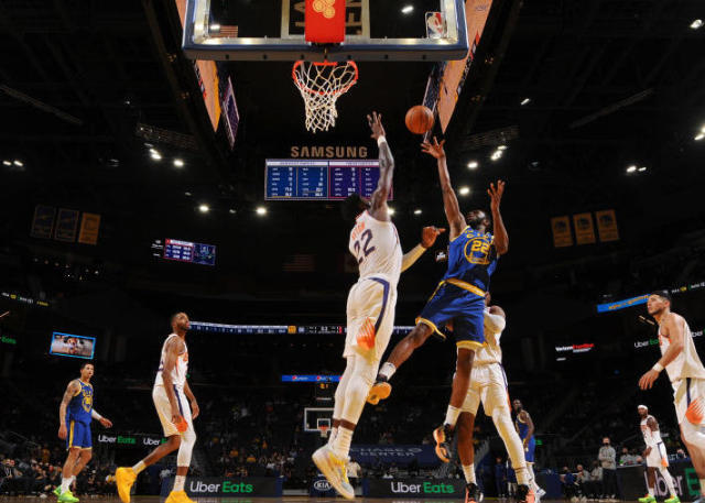  太阳逆转湖人登顶西部榜首  